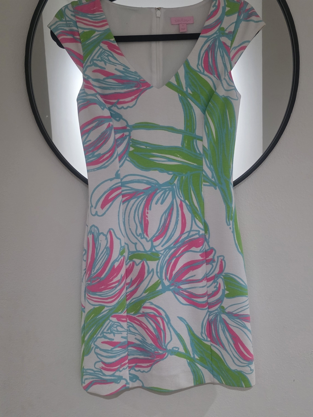 Lilly Pulitzer White V-Neck Cap-Sleeve Tunic with Pink & Green Floral Print